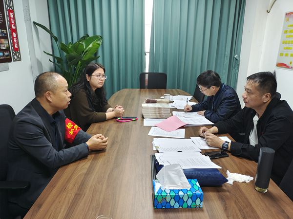 访谈.jpg