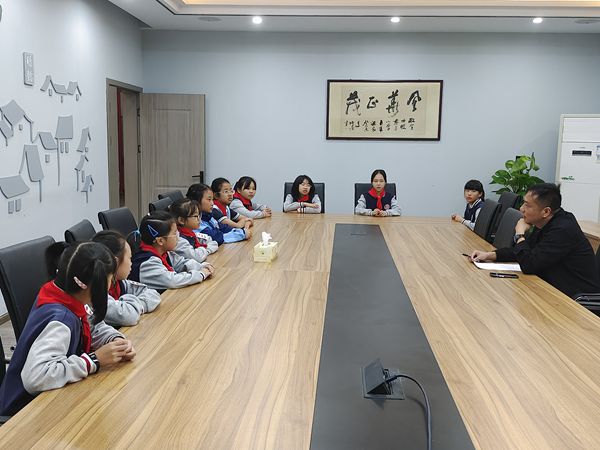学生.jpg